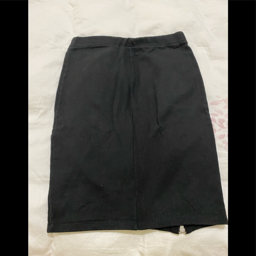 Black pencil skirt - Picture 3 of 3